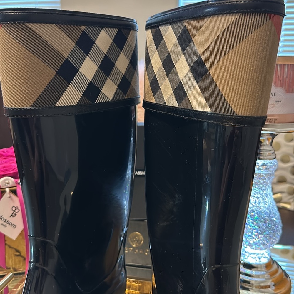 Used Burberry nova check size 9/39 rain boots⭐️ - Picture 15 of 15